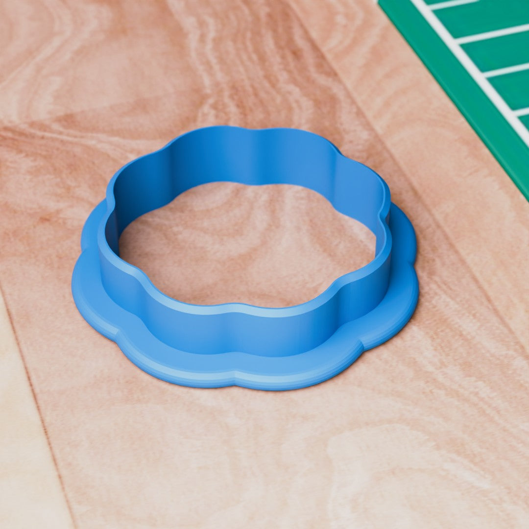 scalloped circle 8 cutter